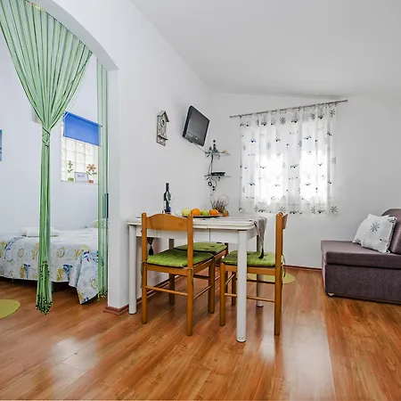Apartman Rina *